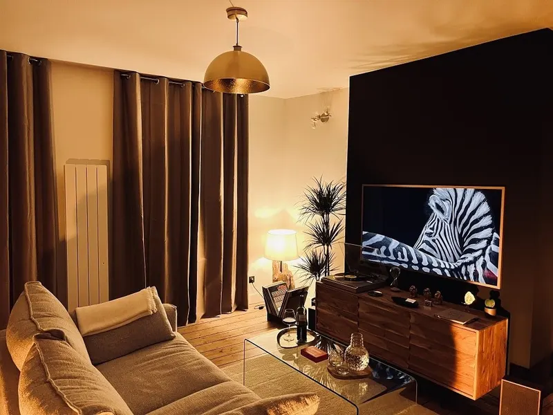 La Douce à Pont-de-l’Arche — suite de 75 m² avec spa et sauna privatifs à Pont-de-l’Arche