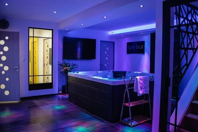 SPA’LACE à Cuincy — Plus de 130 m² avec jacuzzi et sauna privatifs à Cuincy