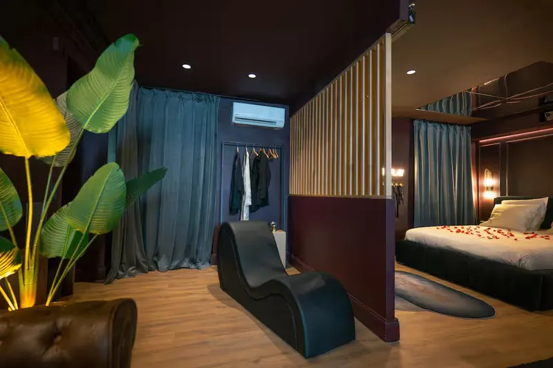 Love Room Luxe – Balnéo – Cinéma à Grasse