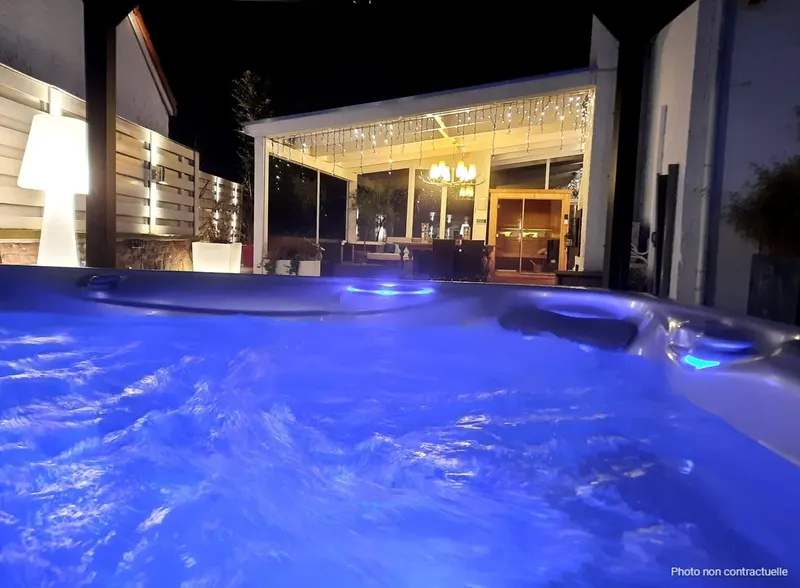Le Loft du Clos des Thermes — Jacuzzi XXL et sauna à Chaudfontaine à Chaudfontaine