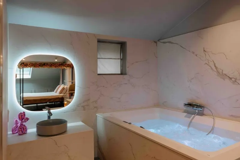 Suite Dior — Balnéo XL et wellness du Designer Hotel à Heusy à Heusy