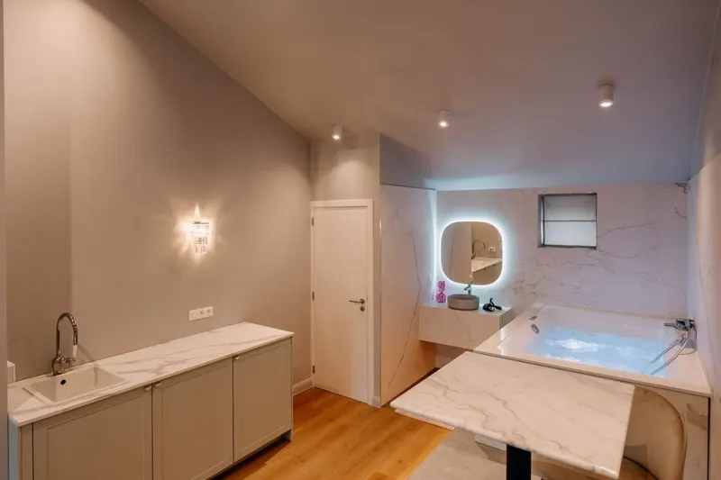 Suite Dior — Balnéo XL et wellness du Designer Hotel à Heusy à Heusy