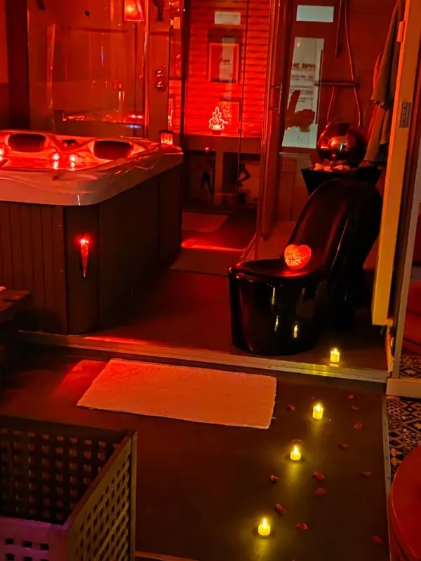 Spa by Elle et Lui à Mouscron — Red Spa ou Blue Spa privatif à Mouscron
