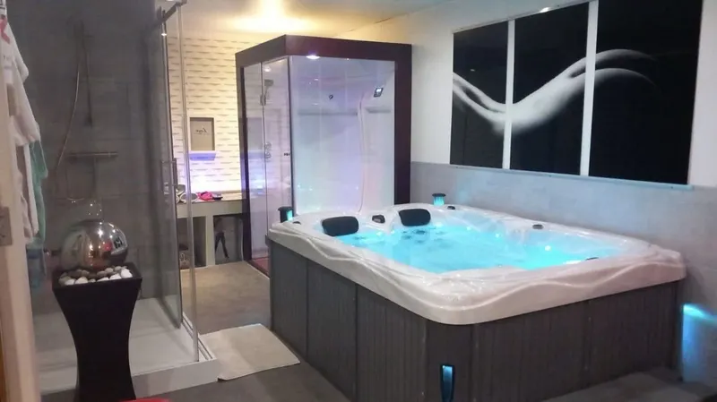 Spa by Elle et Lui à Mouscron — Red Spa ou Blue Spa privatif à Mouscron