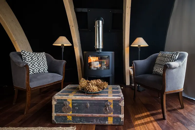 Room8 à Huldenberg — Glamping de luxe et bain nordique en option à Huldenberg