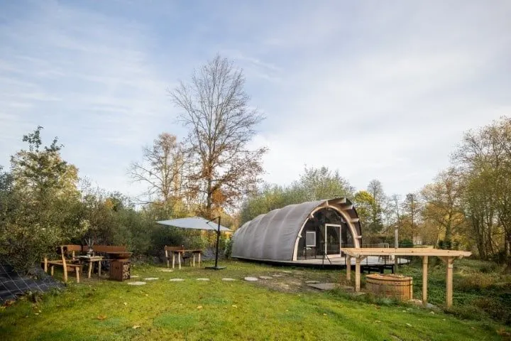 Room8 à Huldenberg — Glamping de luxe et bain nordique en option à Huldenberg