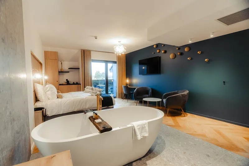 Suite Champagne à Awans — Balnéo duo et accès au wellness de 2 000 m² à Awans