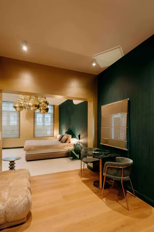 Suite Gucci du Designer Hôtel à Heusy — Jacuzzi extérieur et accès PMR à Heusy