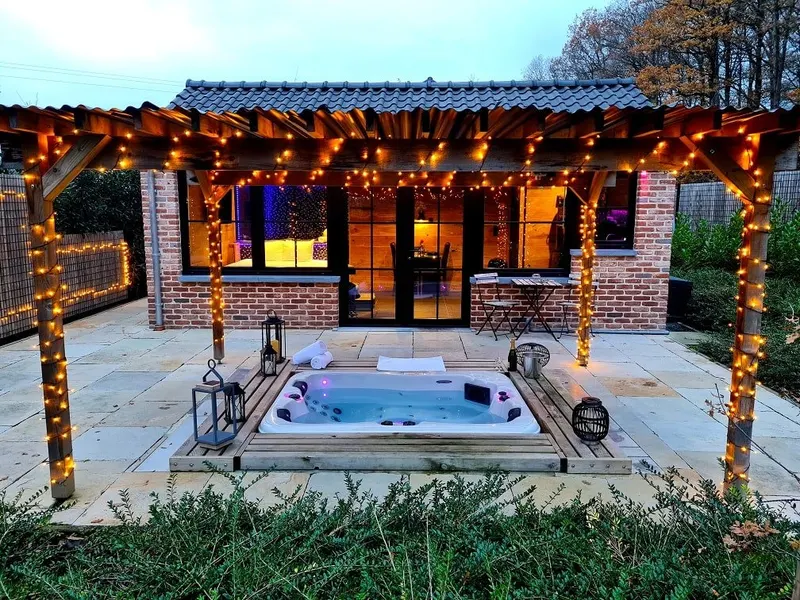 Suite Infiny Ocove à Durbuy — 150 m² avec piscine, jacuzzi et sauna privés à Durbuy