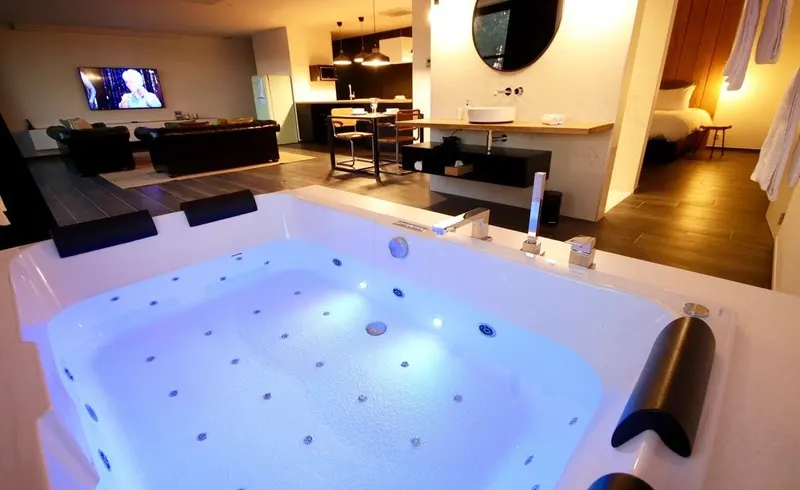 Oduo Nature à Sart-lez-Spa — loft de 140 m² avec jacuzzi couvert et sauna baril à Sart-lez-Spa