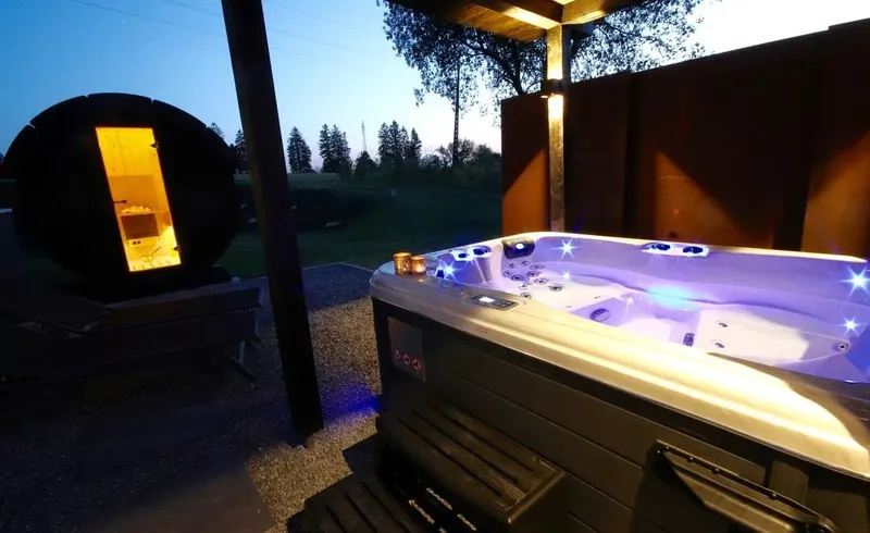 Oduo Nature à Sart-lez-Spa — loft de 140 m² avec jacuzzi couvert et sauna baril à Sart-lez-Spa