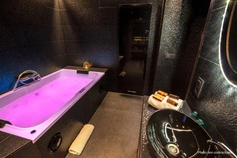 Suite L’Écrin — Piscine, jacuzzi, sauna et hammam à Chaudfontaine à Chaudfontaine