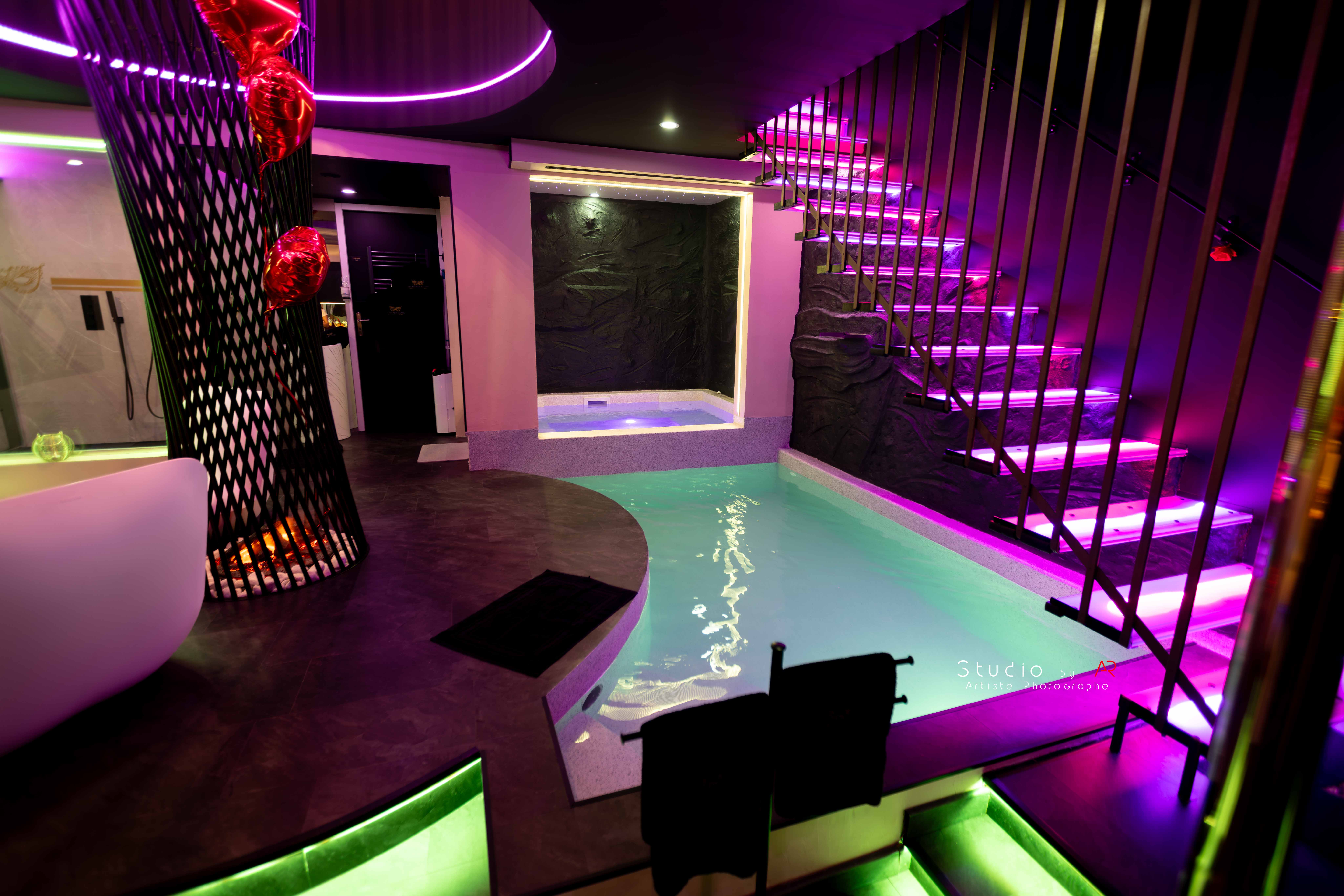 L'Évasion Divine à Coursan — Piscine intérieure, spa et hammam privatifs à Coursan