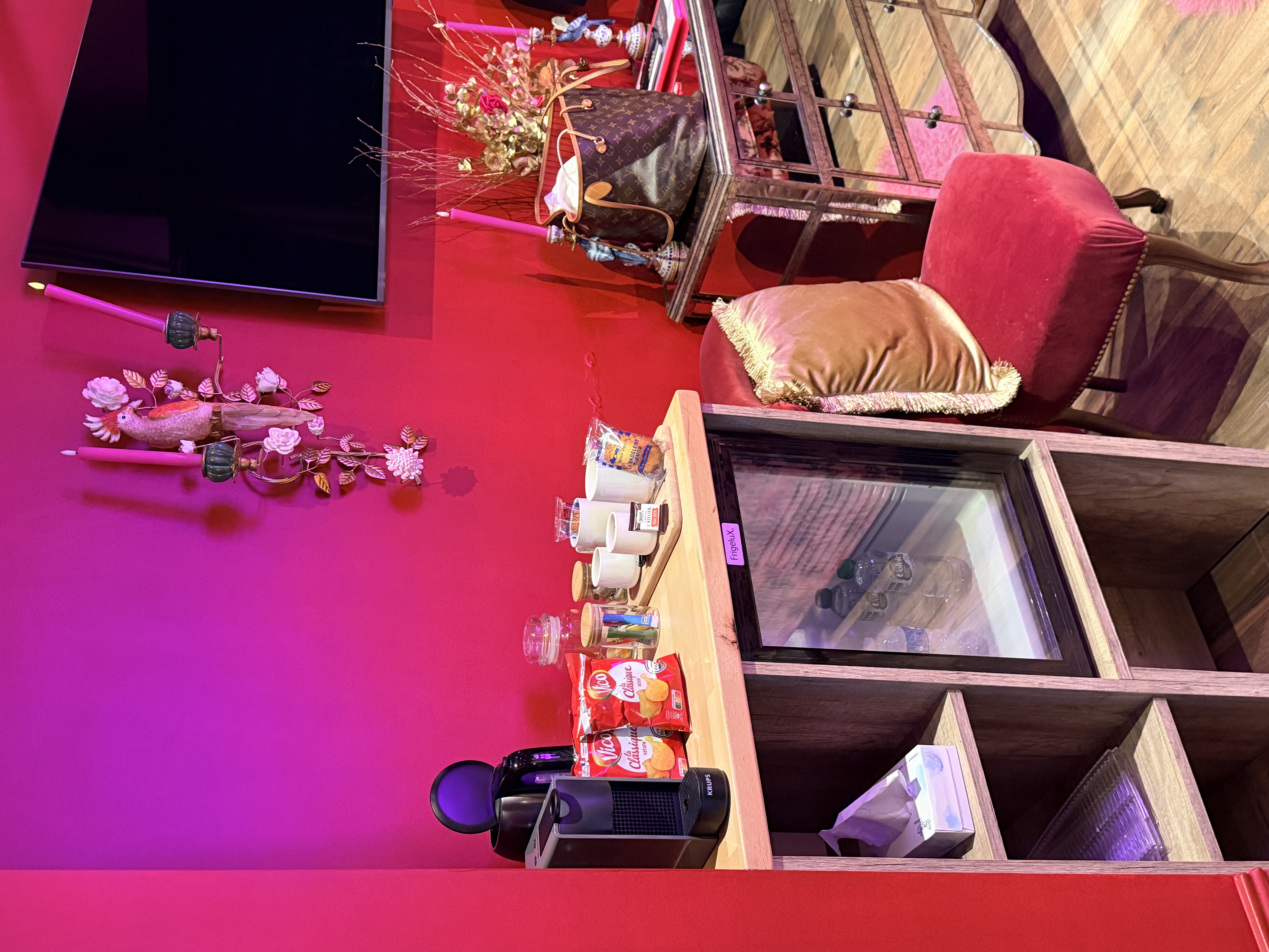 Suite de prestige avec bain à remous & sauna privatif – Paris 12 à Paris
