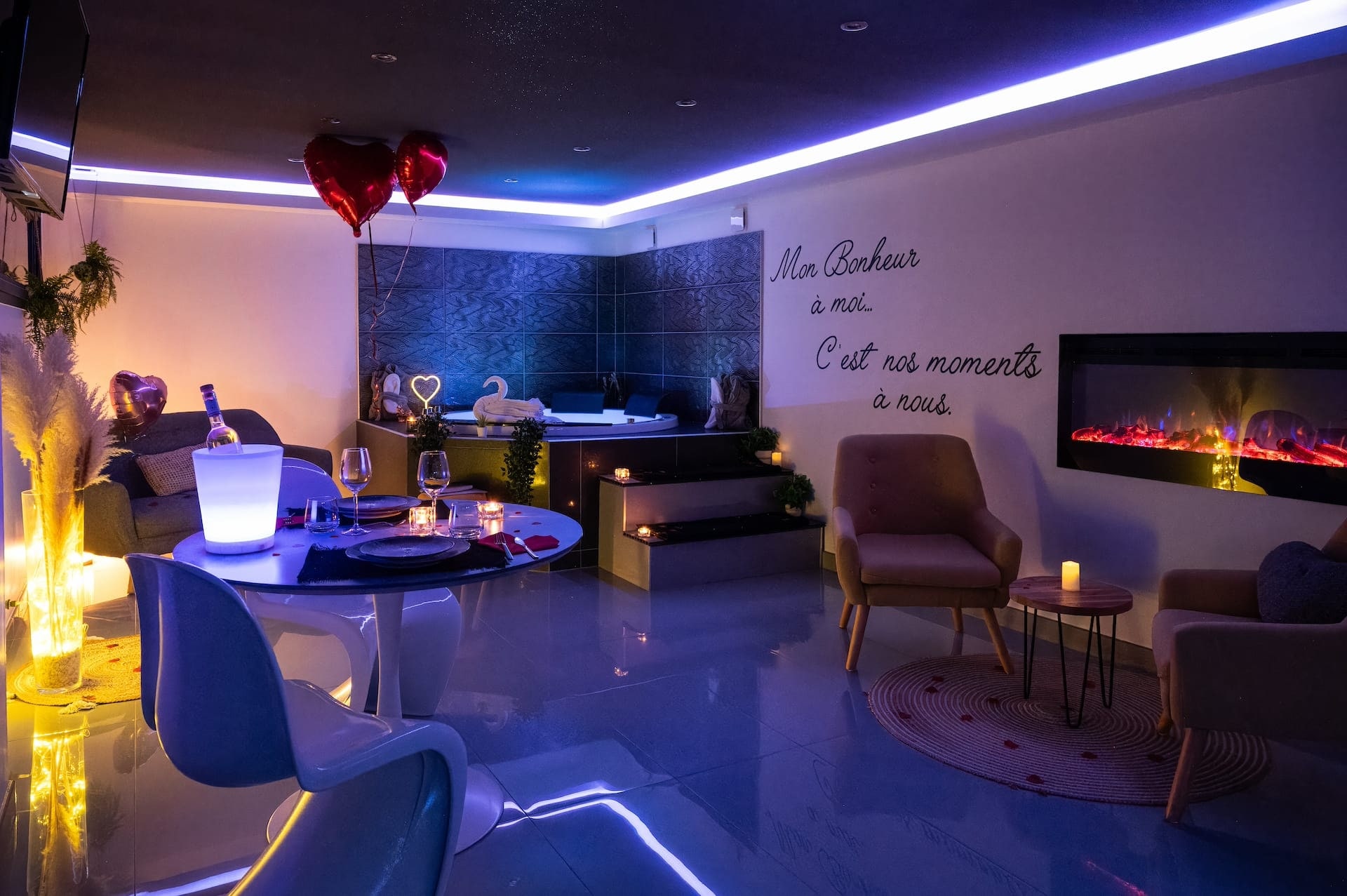 La Contemporaine à Istres — suite de 50 m² avec jacuzzi, baignoire îlot et jardinet privé à Istres