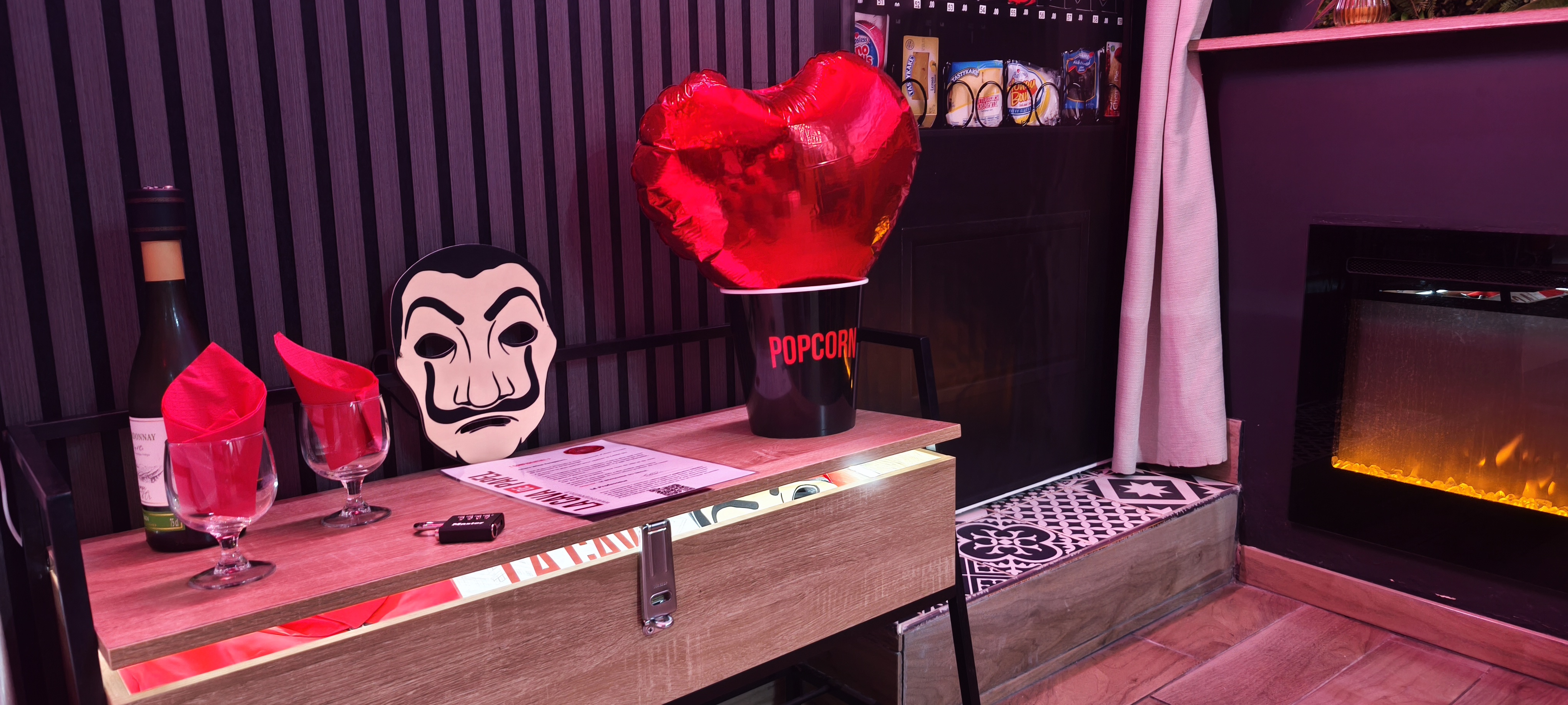 💖 Le Refuge "Netflix & Chill" : Jacuzzi, Cinéma XXL & Escape Game ! 🍿