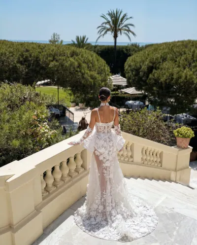 Portrait éditorial de mariés dans les pinèdes du Grand-Hôtel Cap-Ferrat Saint-Jean-Cap-Ferrat — mariage luxe Côte d’Azur