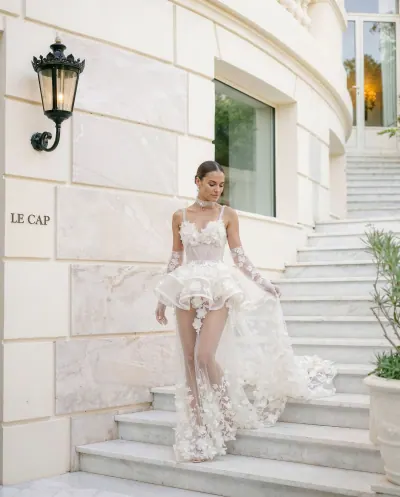 Portrait éditorial de mariés dans les pinèdes du Grand-Hôtel Cap-Ferrat Saint-Jean-Cap-Ferrat — mariage luxe Côte d’Azur