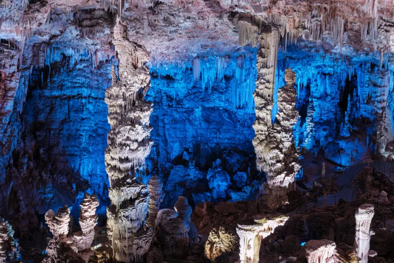 Un mariage insolite : La magie de la Grotte de la Salamandre