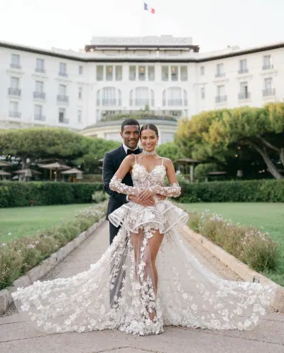 Portrait éditorial de mariés dans les pinèdes du Grand-Hôtel Cap-Ferrat Saint-Jean-Cap-Ferrat — mariage luxe Côte d’Azur
