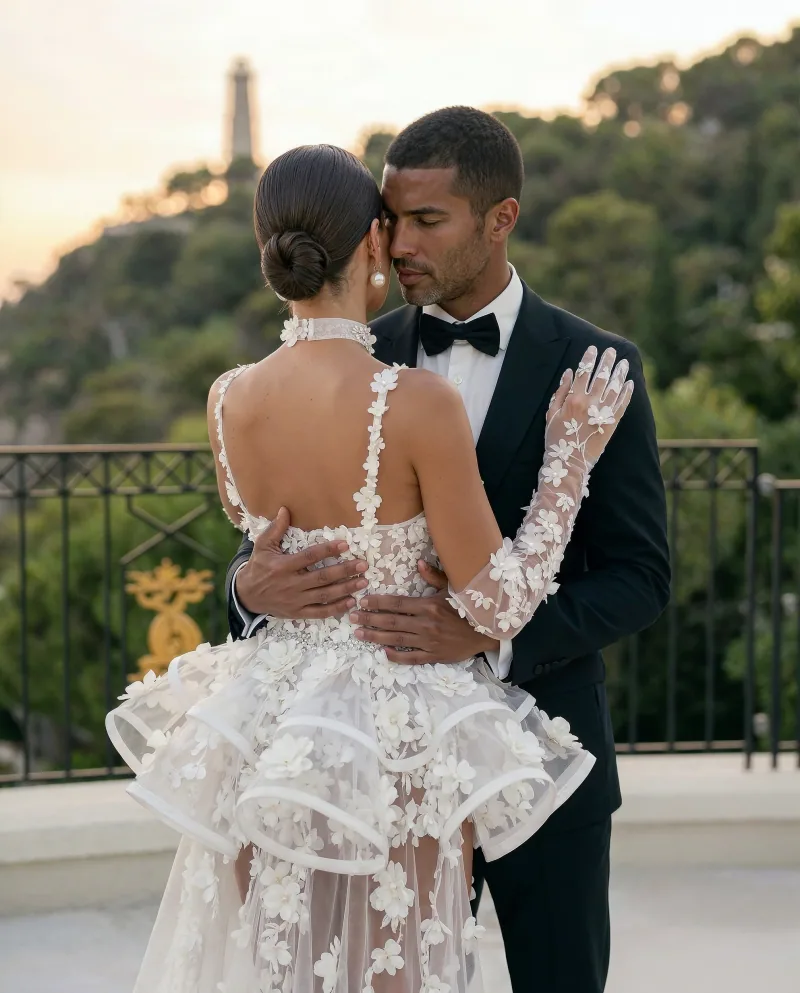 Portrait éditorial de mariés dans les pinèdes du Grand-Hôtel Cap-Ferrat Saint-Jean-Cap-Ferrat — mariage luxe Côte d’Azur