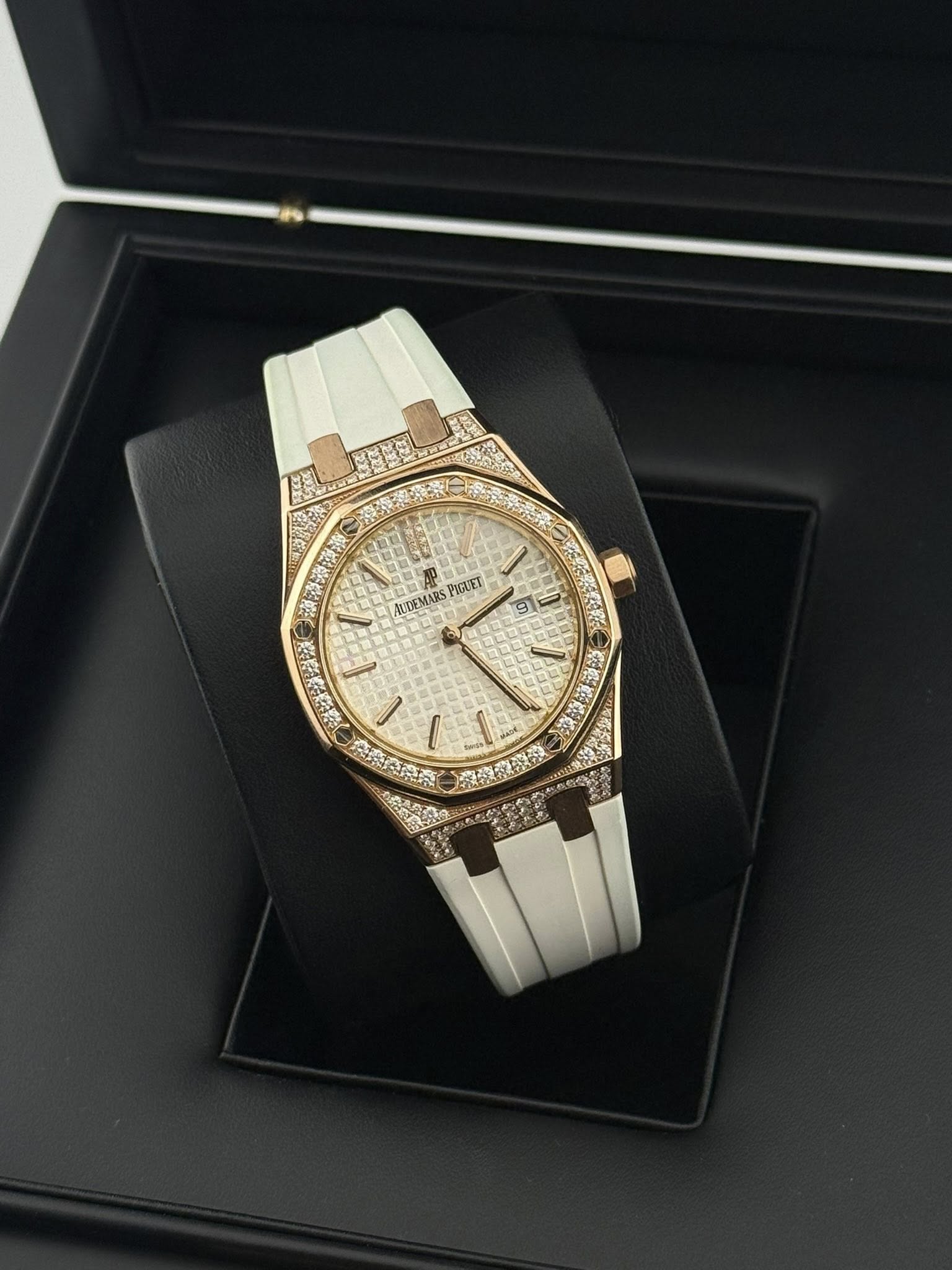 Audemars Piguet diamond set royal 33mm 67652OR