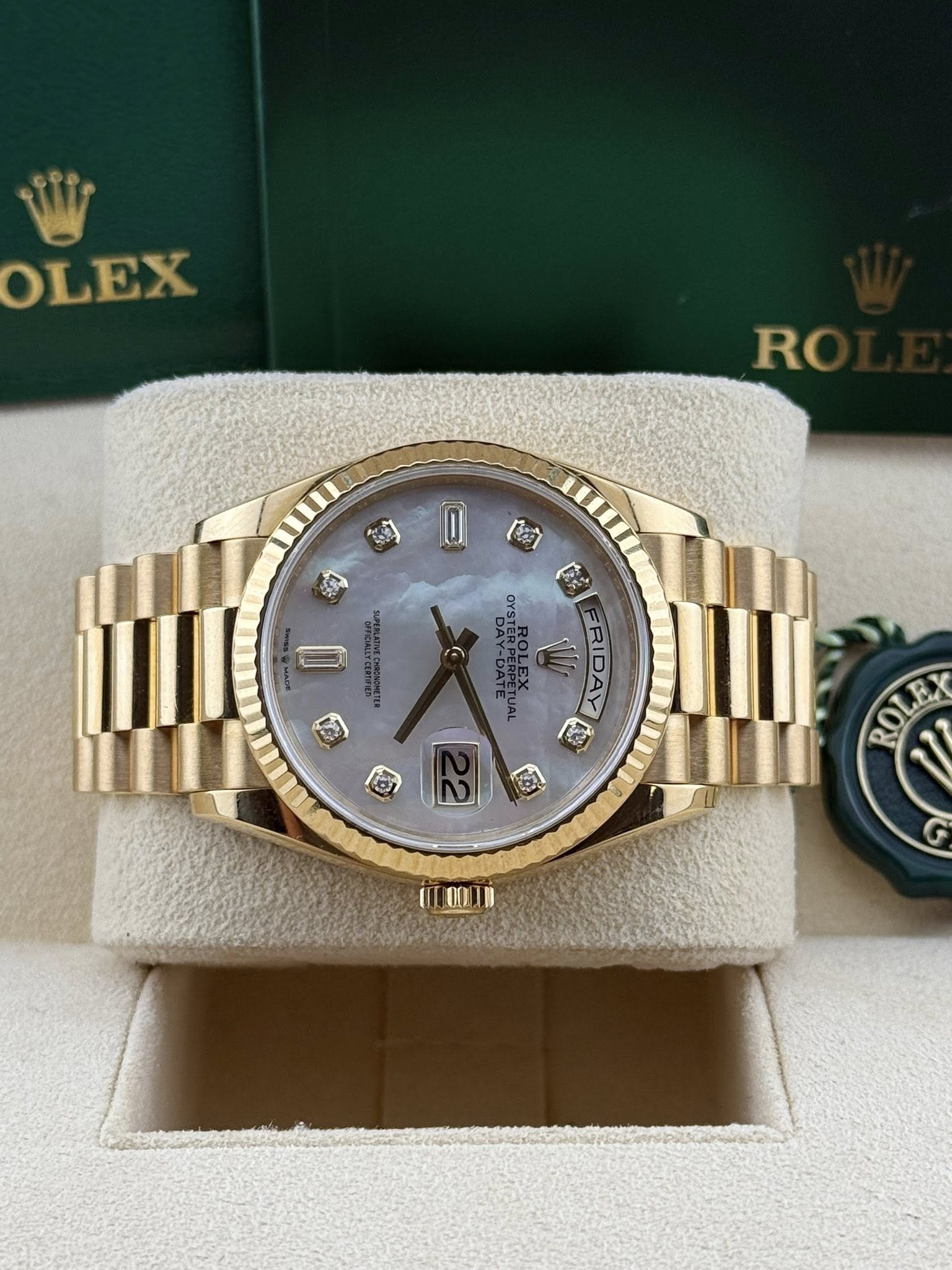 Rolex Daydate 36mm MOP Diamond dial 128238