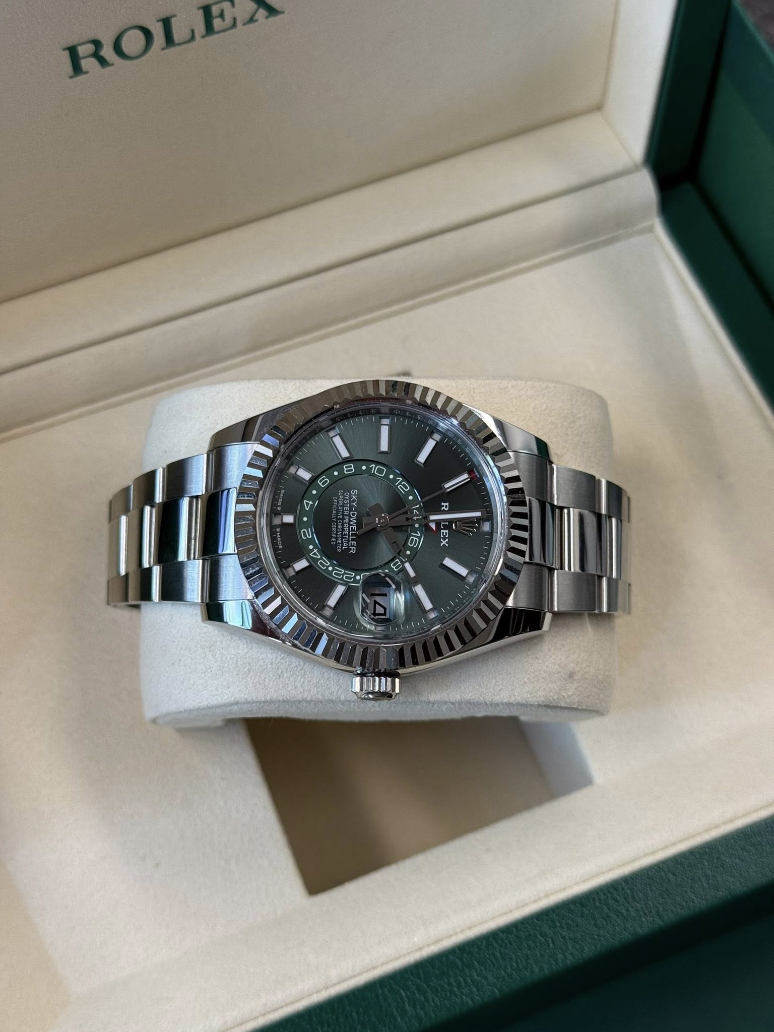 Rolex Skydweller mint green dial oyster 336934