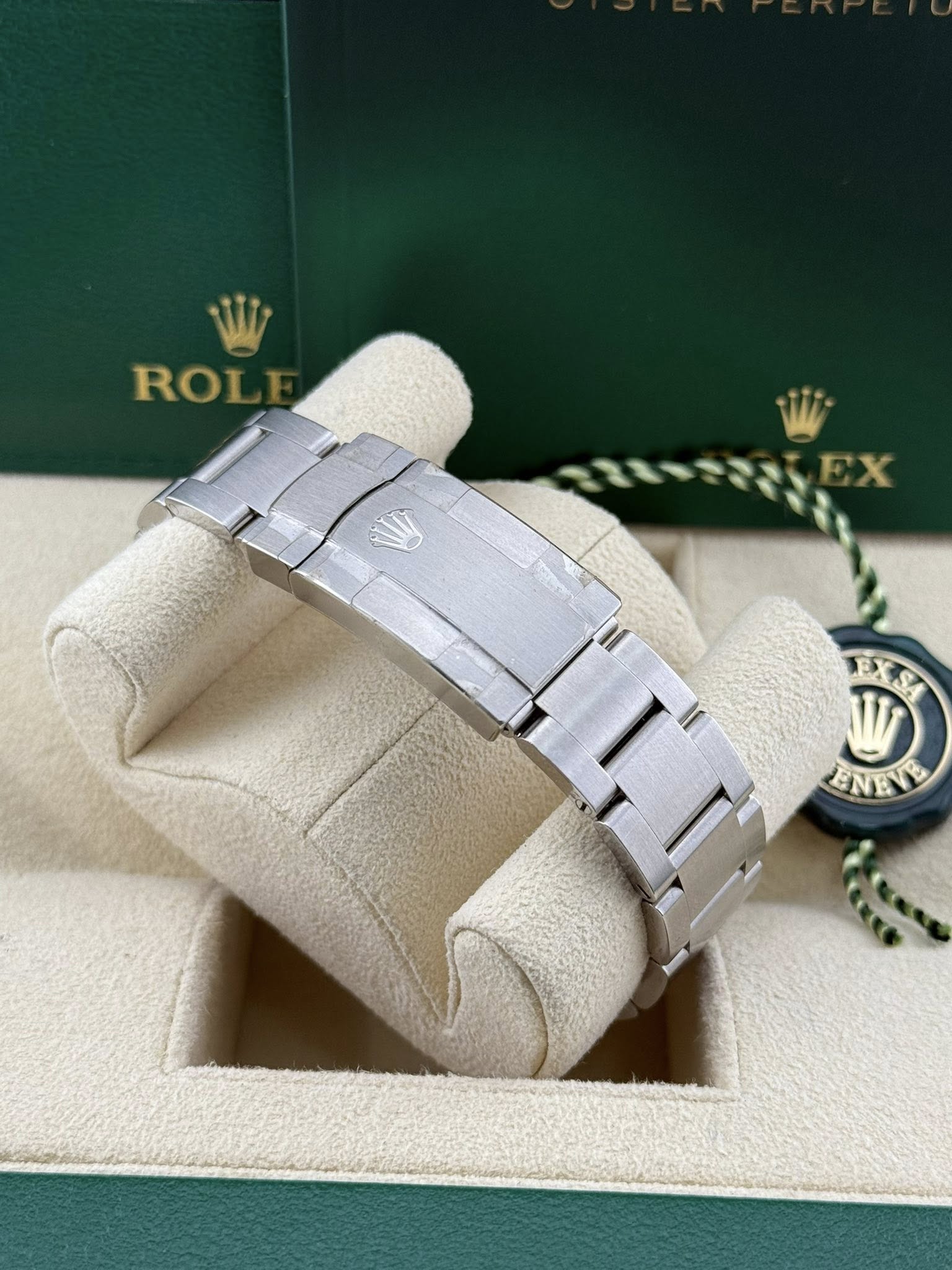 Rolex Oyster perpetual 36mm green dial 126000