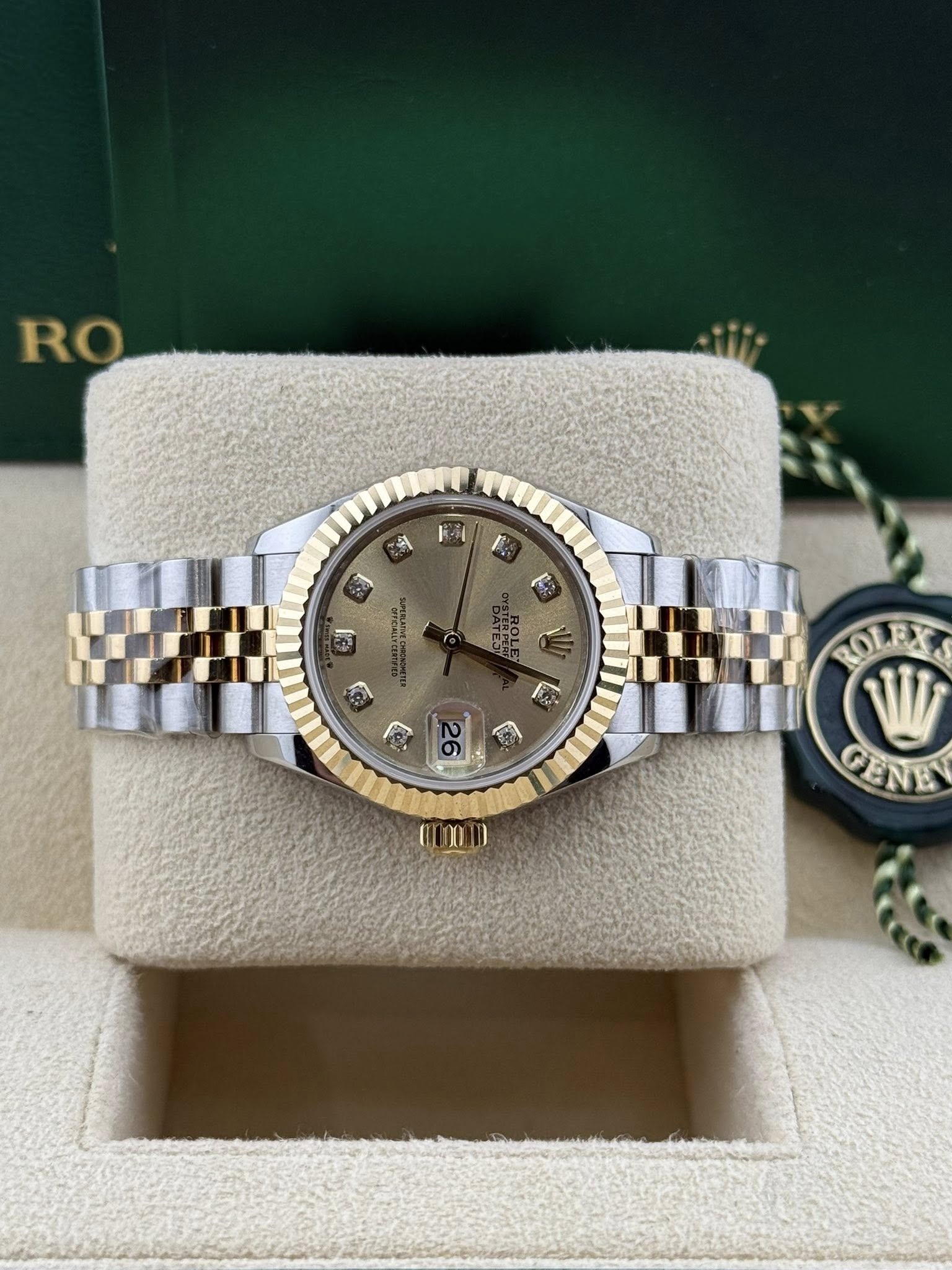 Rolex Datejust 28mm champagne diamond dial 279173
