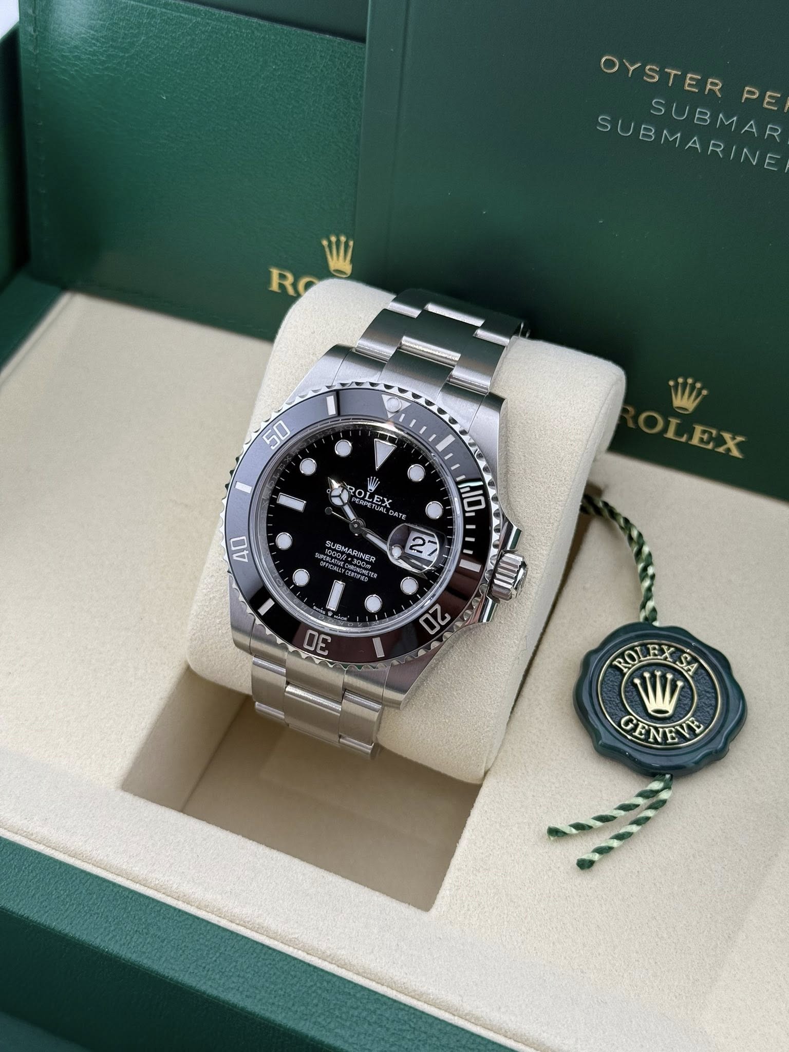Rolex Submariner Black Date 41mm 126610LN