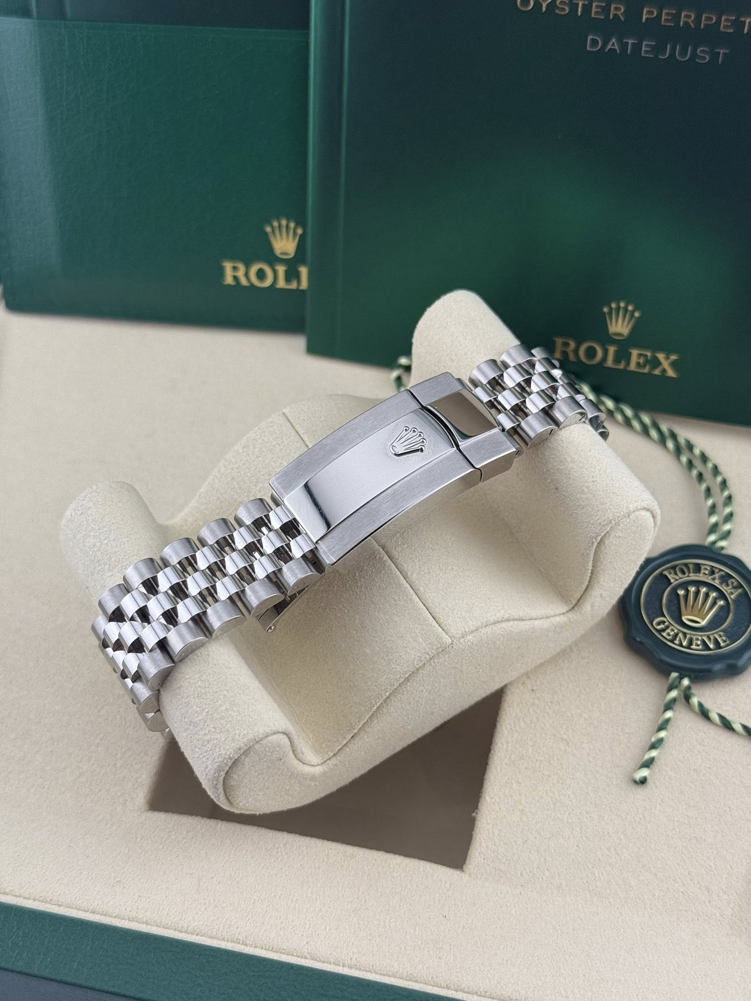 Rolex Datejust 41 Azzuro blue fluted jubilee 126334