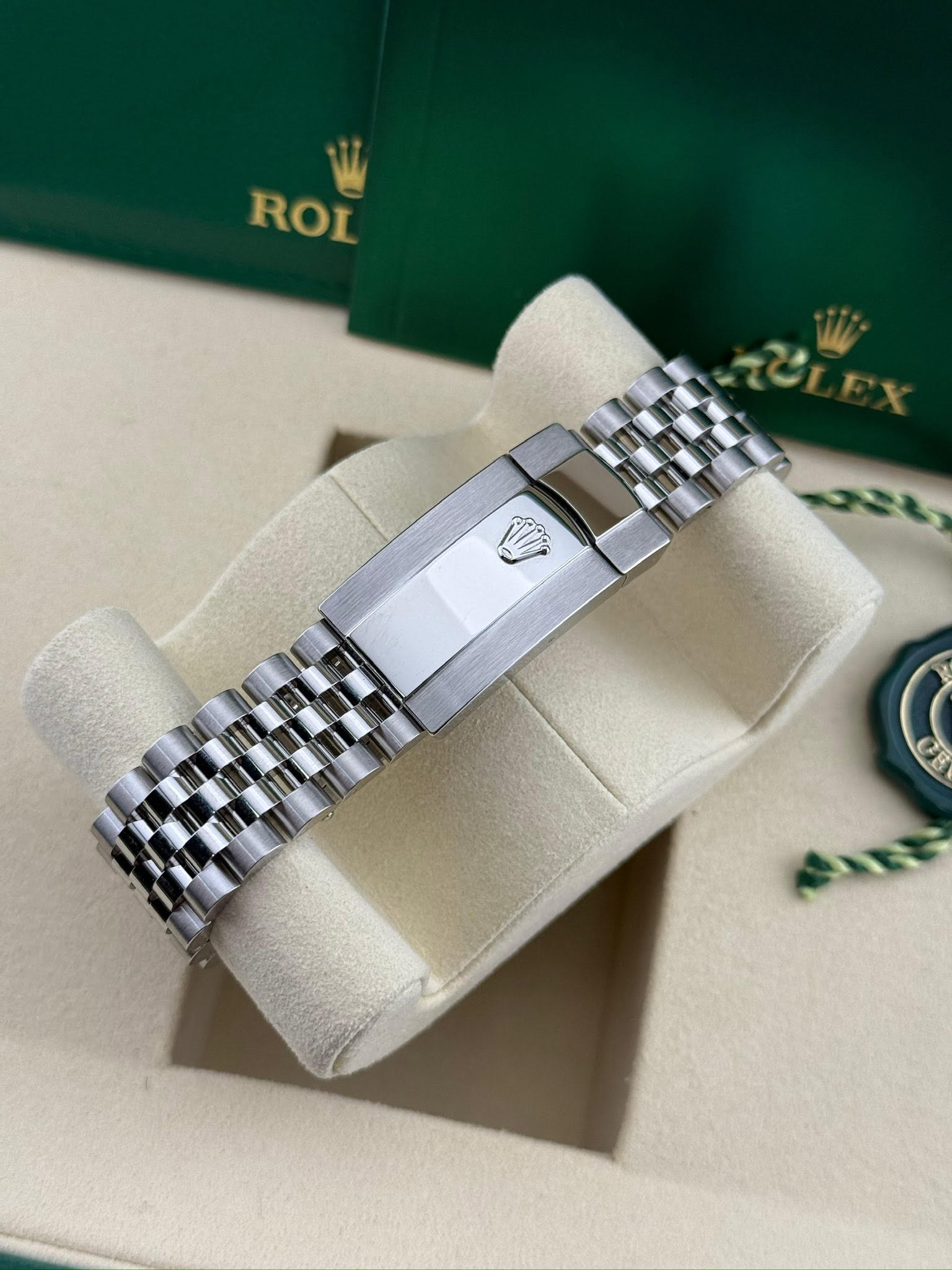 Rolex Datejust 41 mint green smooth bezel