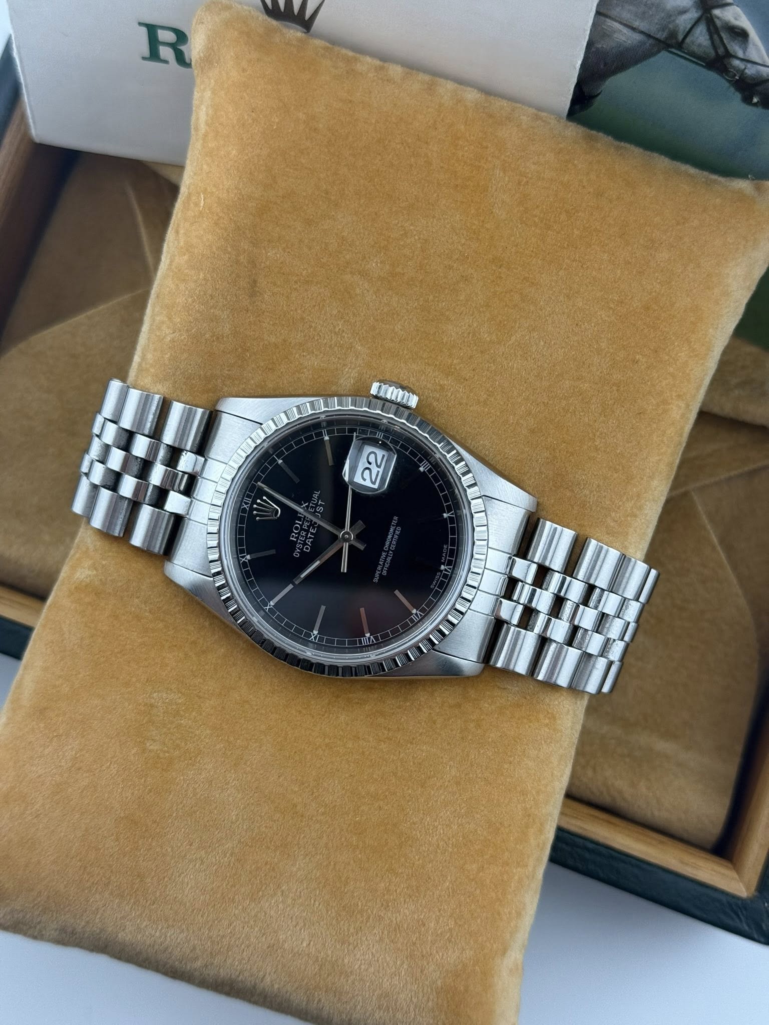 Rolex Datejust 36mm stainless black batton dial 16220