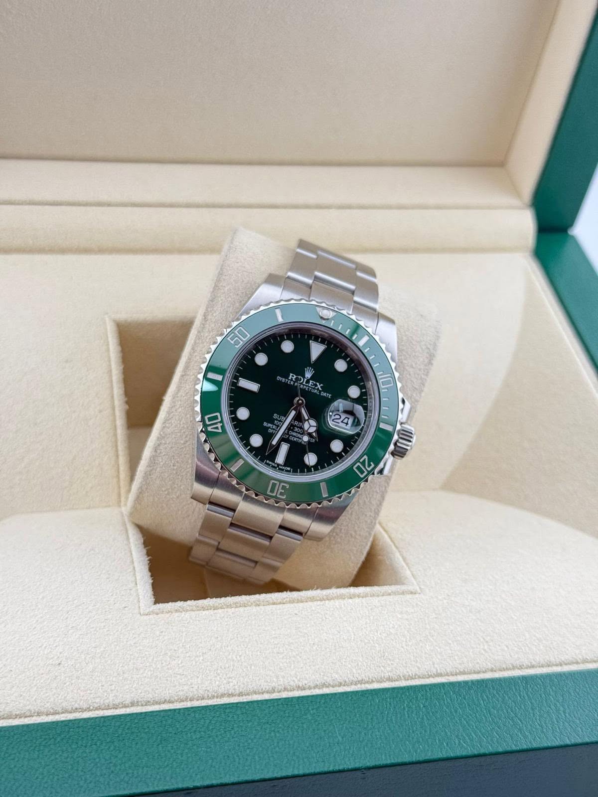Rolex Submariner hulk 40mm 116610LV
