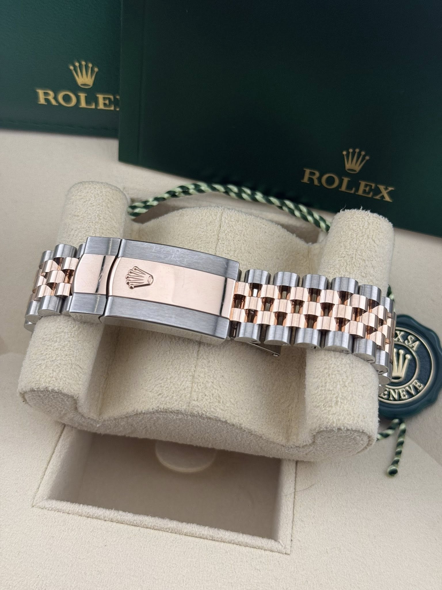 Rolex Datejust 36mm Everose Gold Fluted Bezel Dark Rhodium Index Dial Jubilee (126231)