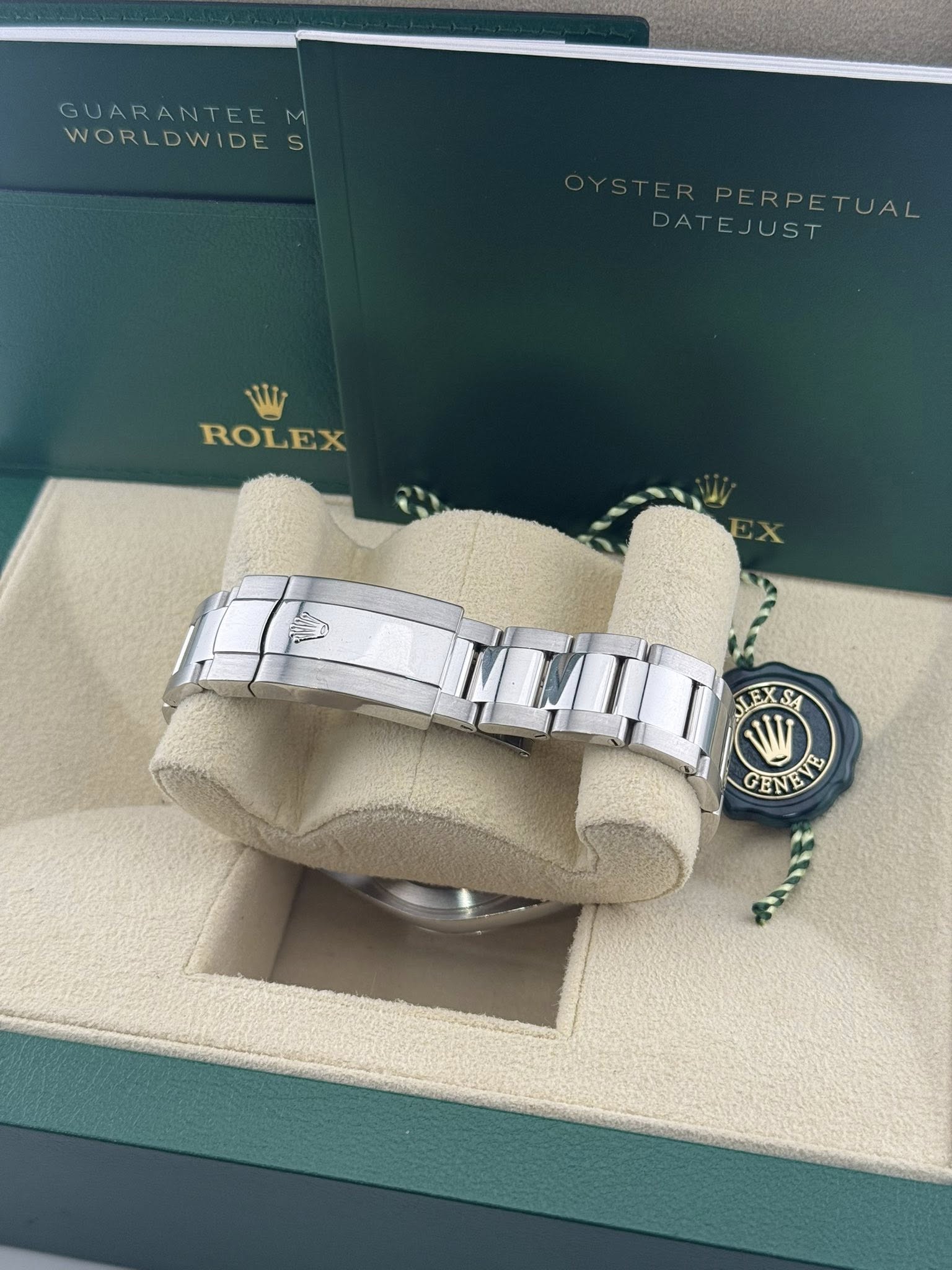 Rolex Datejust 41mm 126334 Fluted Bezel Rhodium Index Dial Oyster Bracelet Steel
