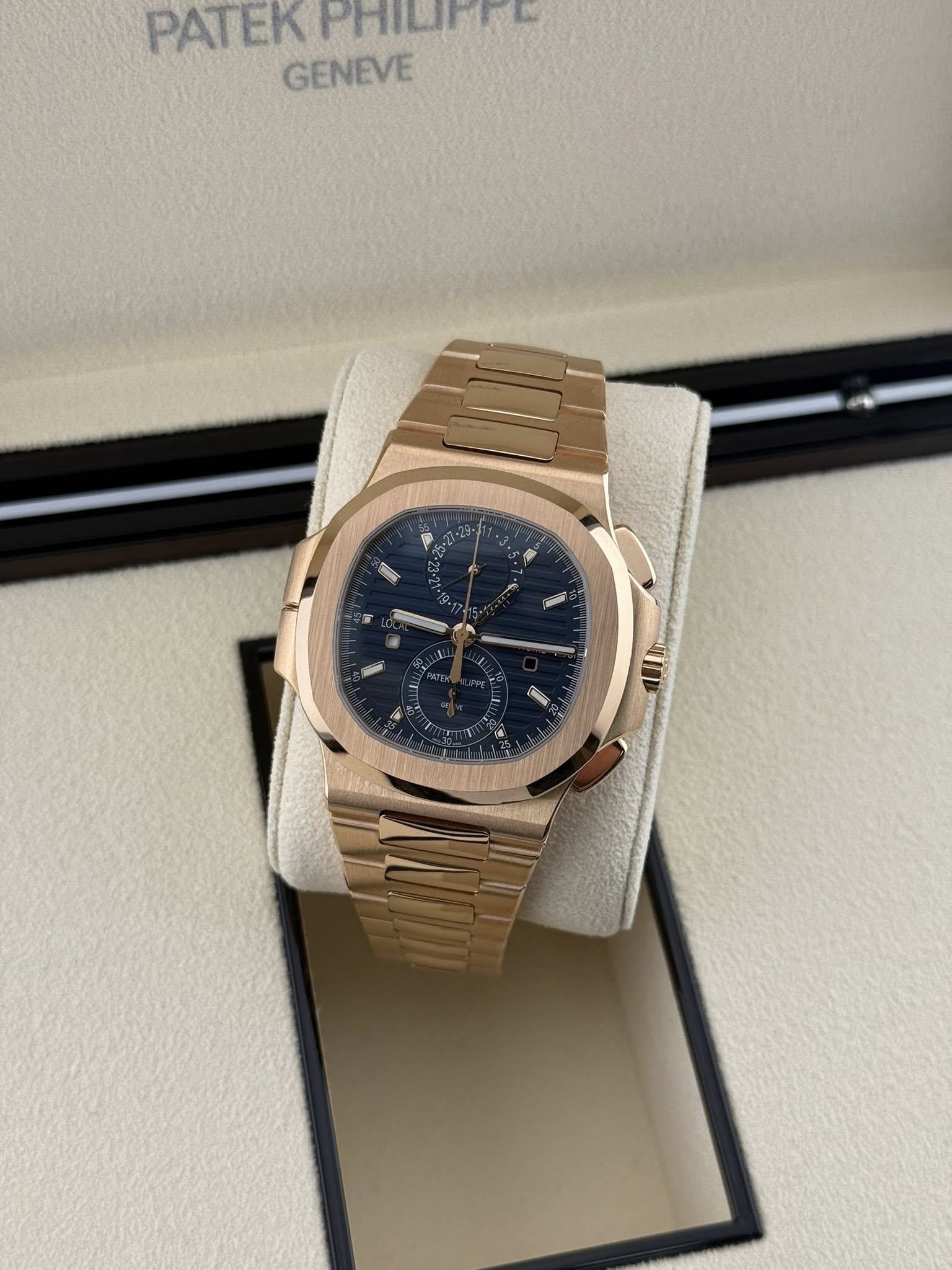 Patek Philippe 5990/1R Nautilus Travel Time Chronograph 18kt Rose Gold