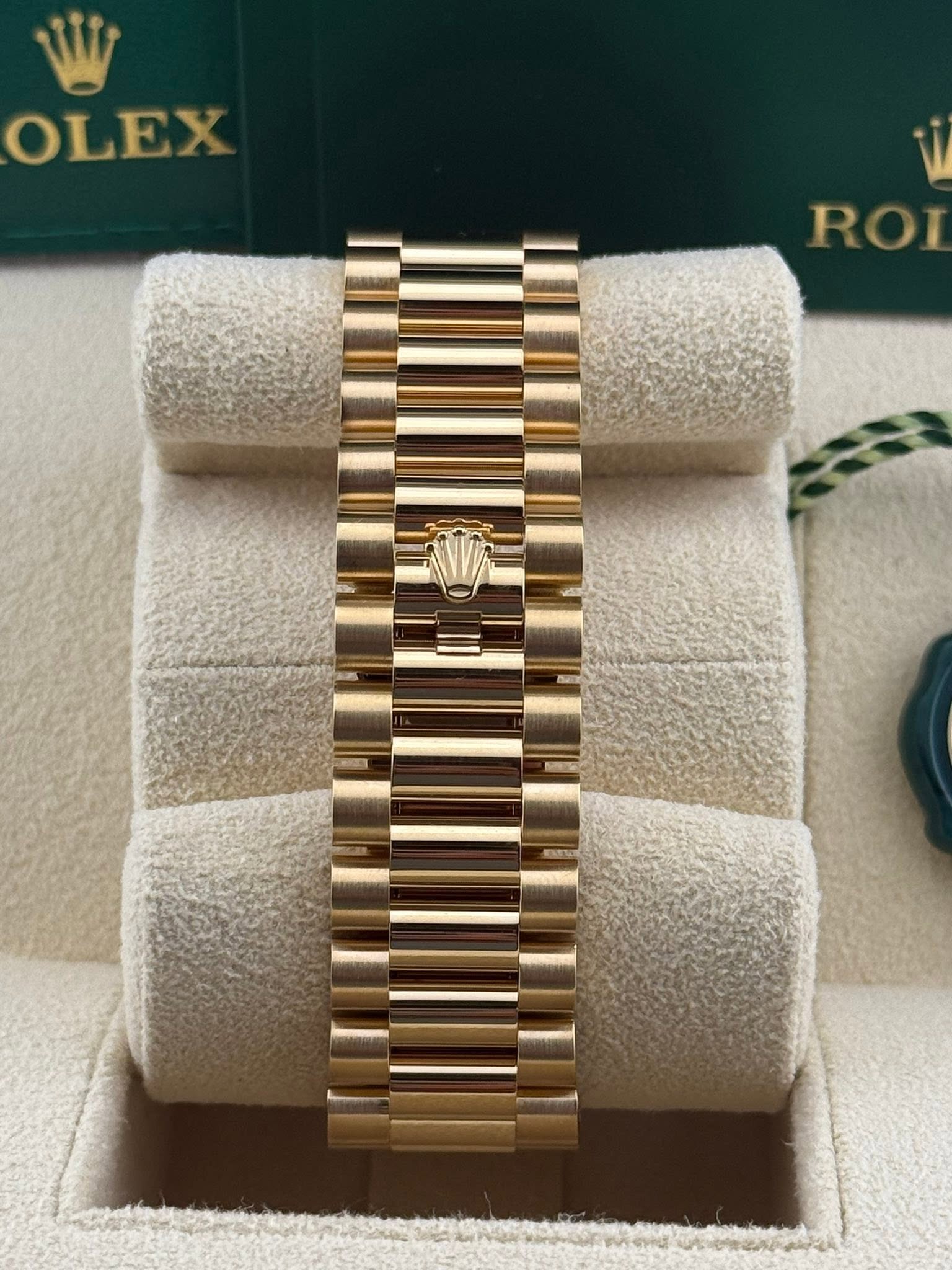 Rolex Daydate 40 Champagne Baguette Dial 228238