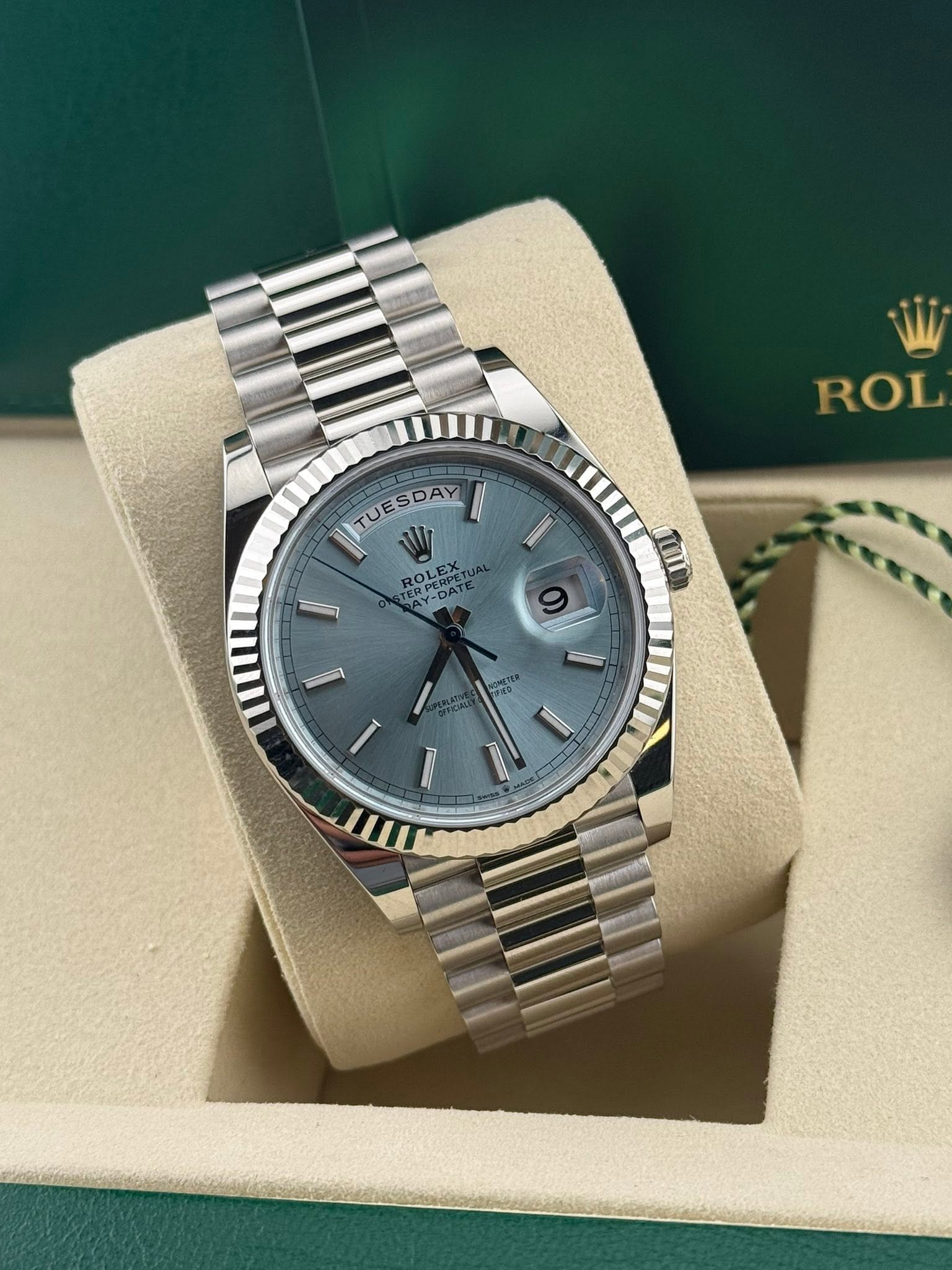 Rolex Daydate Platinum 40mm Ice Blue Batton dial 228236