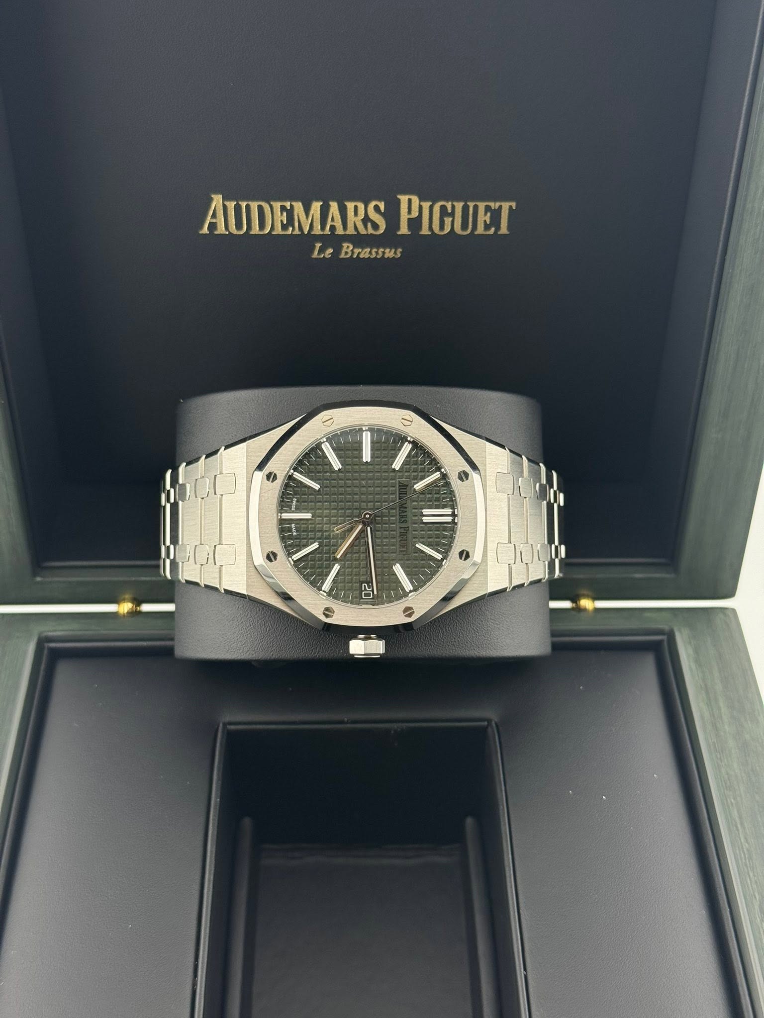 Audemars Piguet Royal Oak Green dial 15510ST