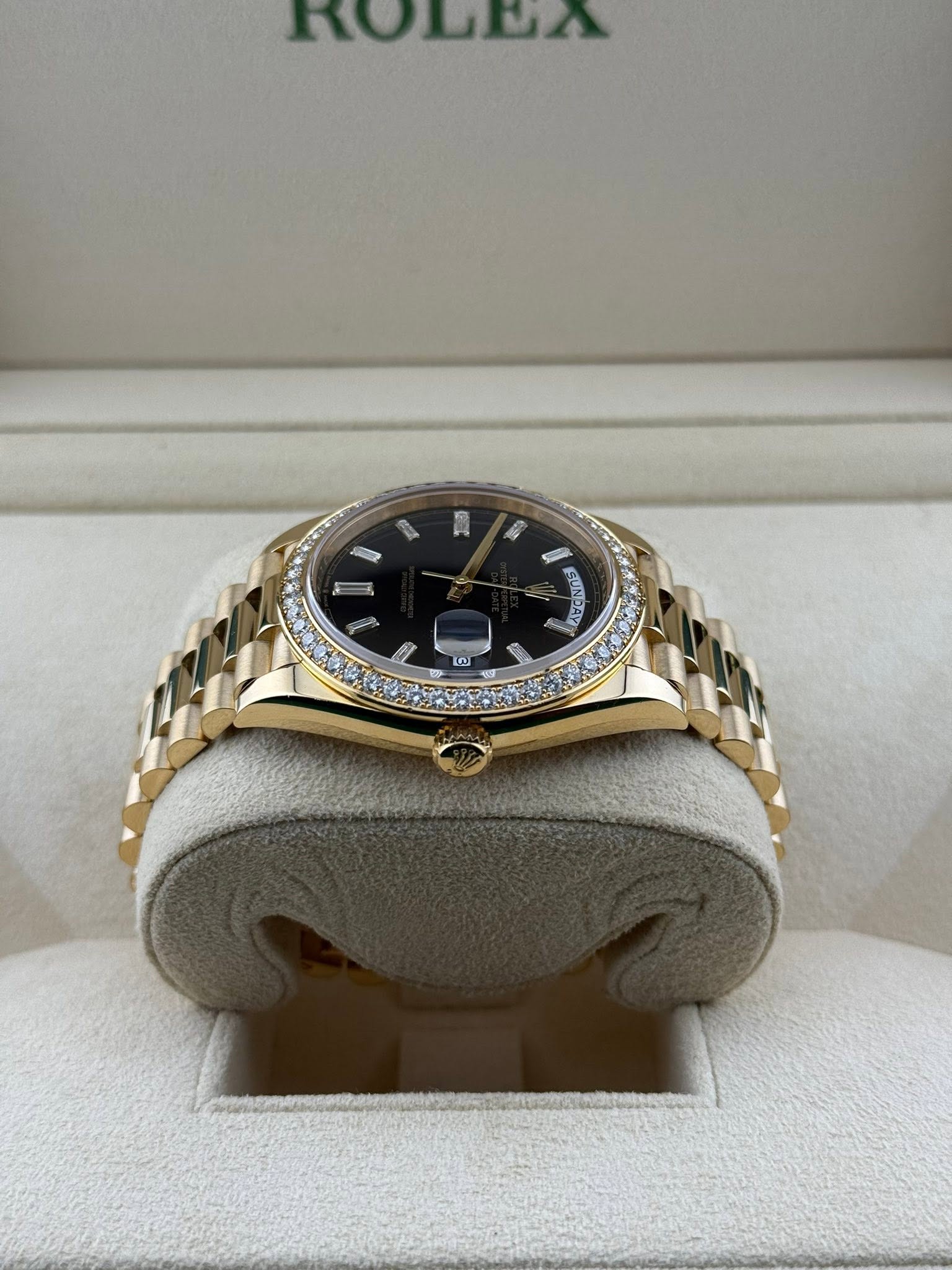 Rolex Daydate 40mm Yellow Gold 228348RBR