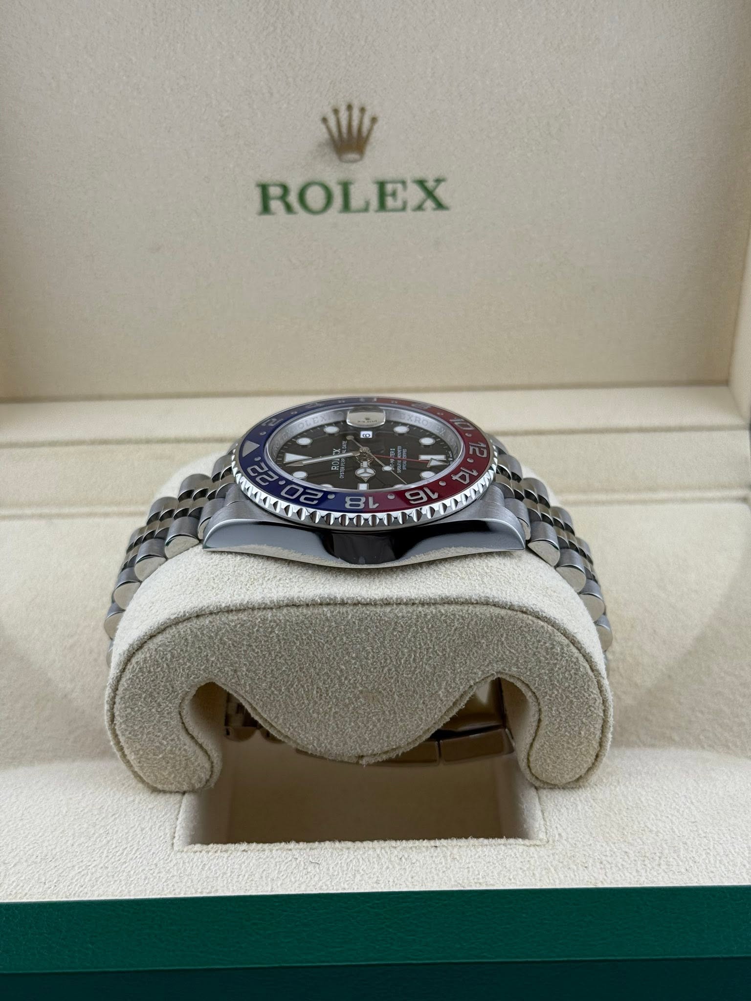 Rolex GMT-Master II ‘Pepsi’ 40mm 126710BLRO