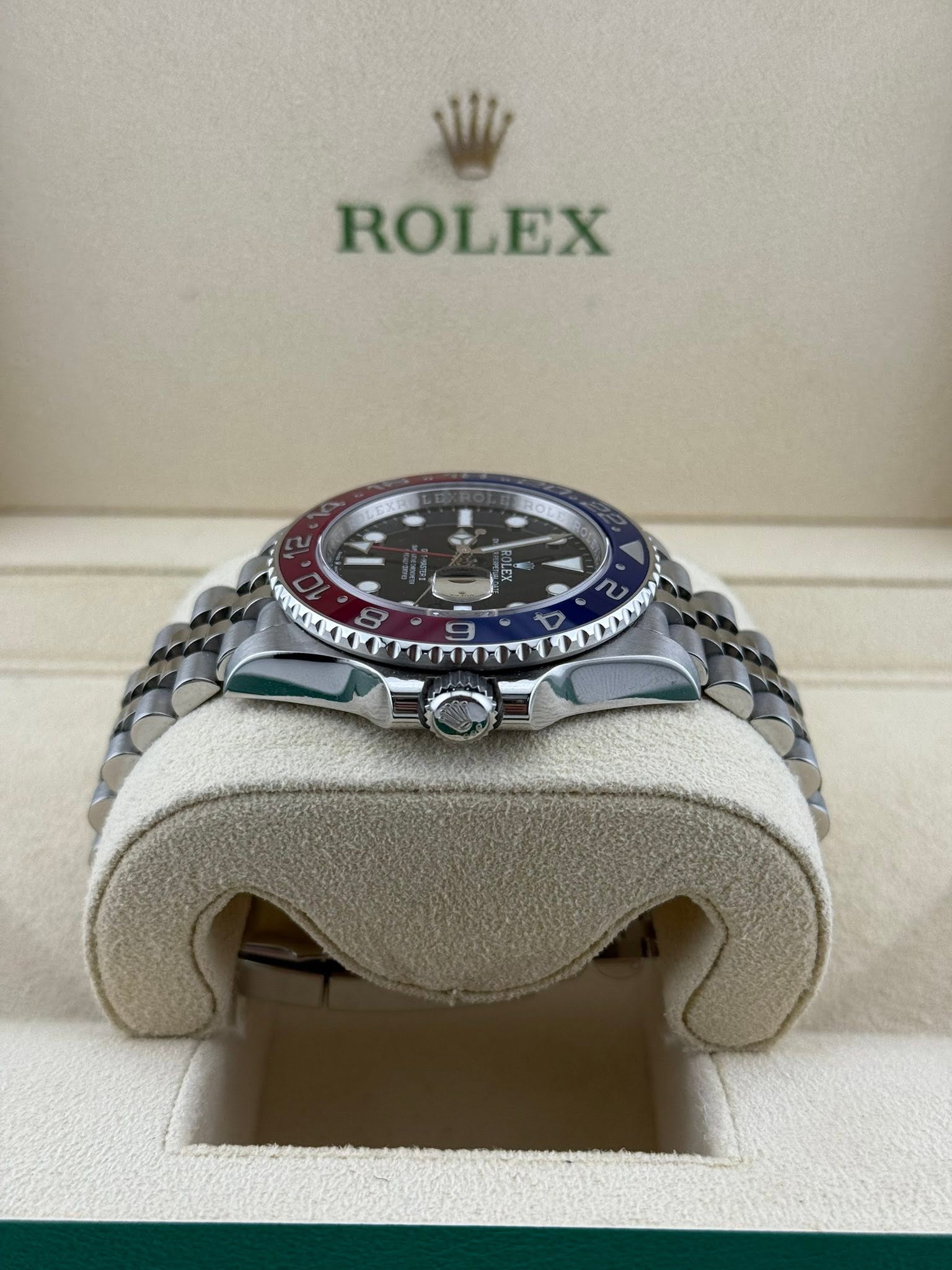 Rolex GMT-Master II ‘Pepsi’ 40mm 126710BLRO