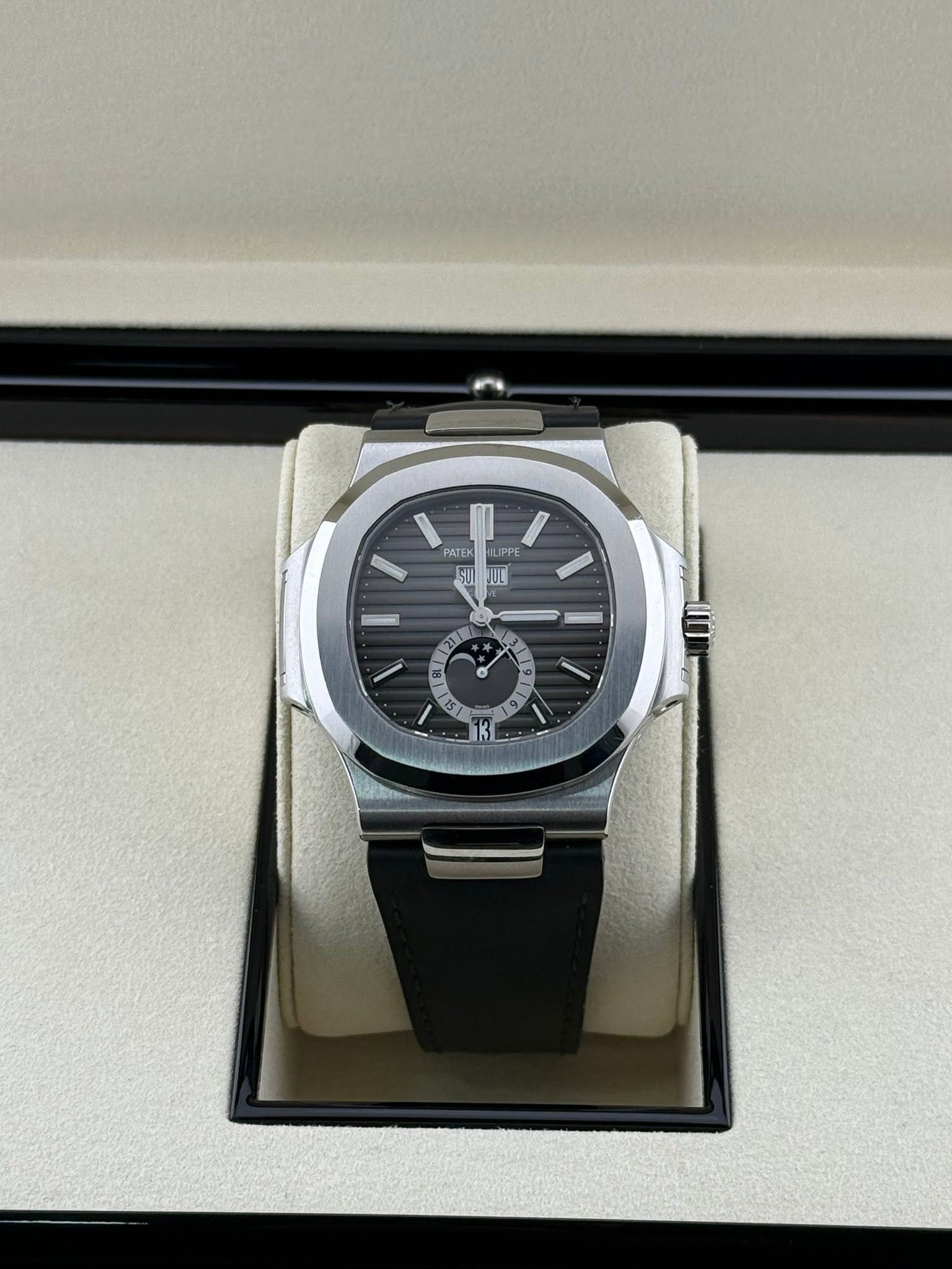 Patek Philippe nautilus 5726A-011