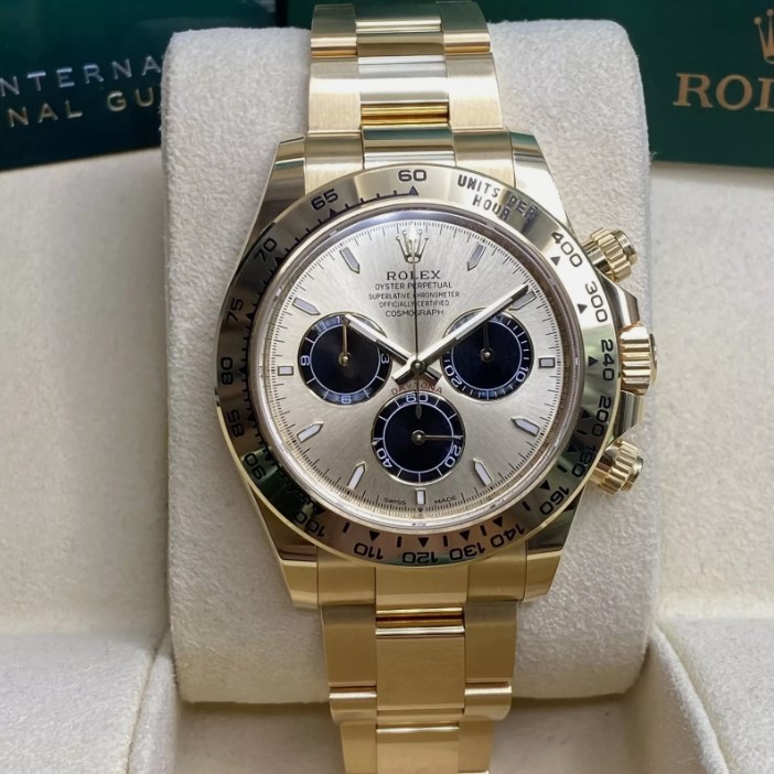Rolex Cosmograph Daytona 40mm 18K Yellow Gold Champagne Dial Watch 126508