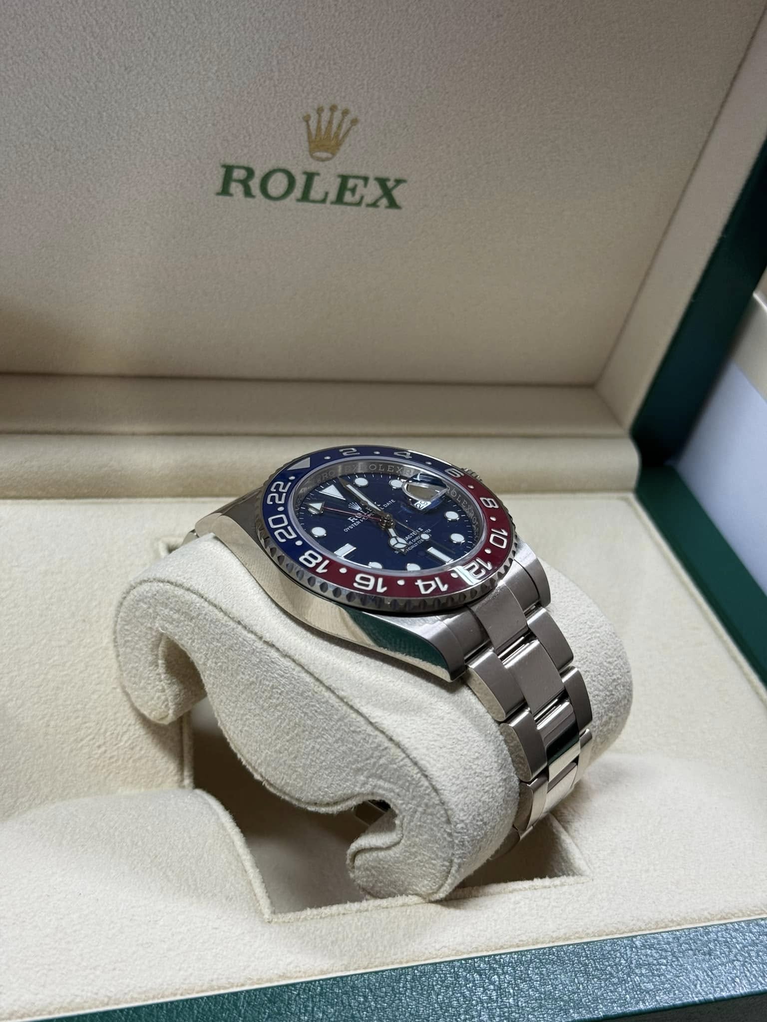 Rolex  GMT-Master II White Gold ‘Pepsi’ 40mm 126719BLRO