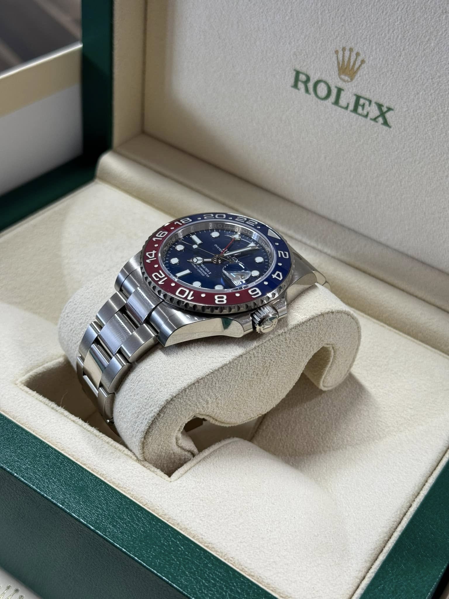 Rolex  GMT-Master II White Gold ‘Pepsi’ 40mm 126719BLRO