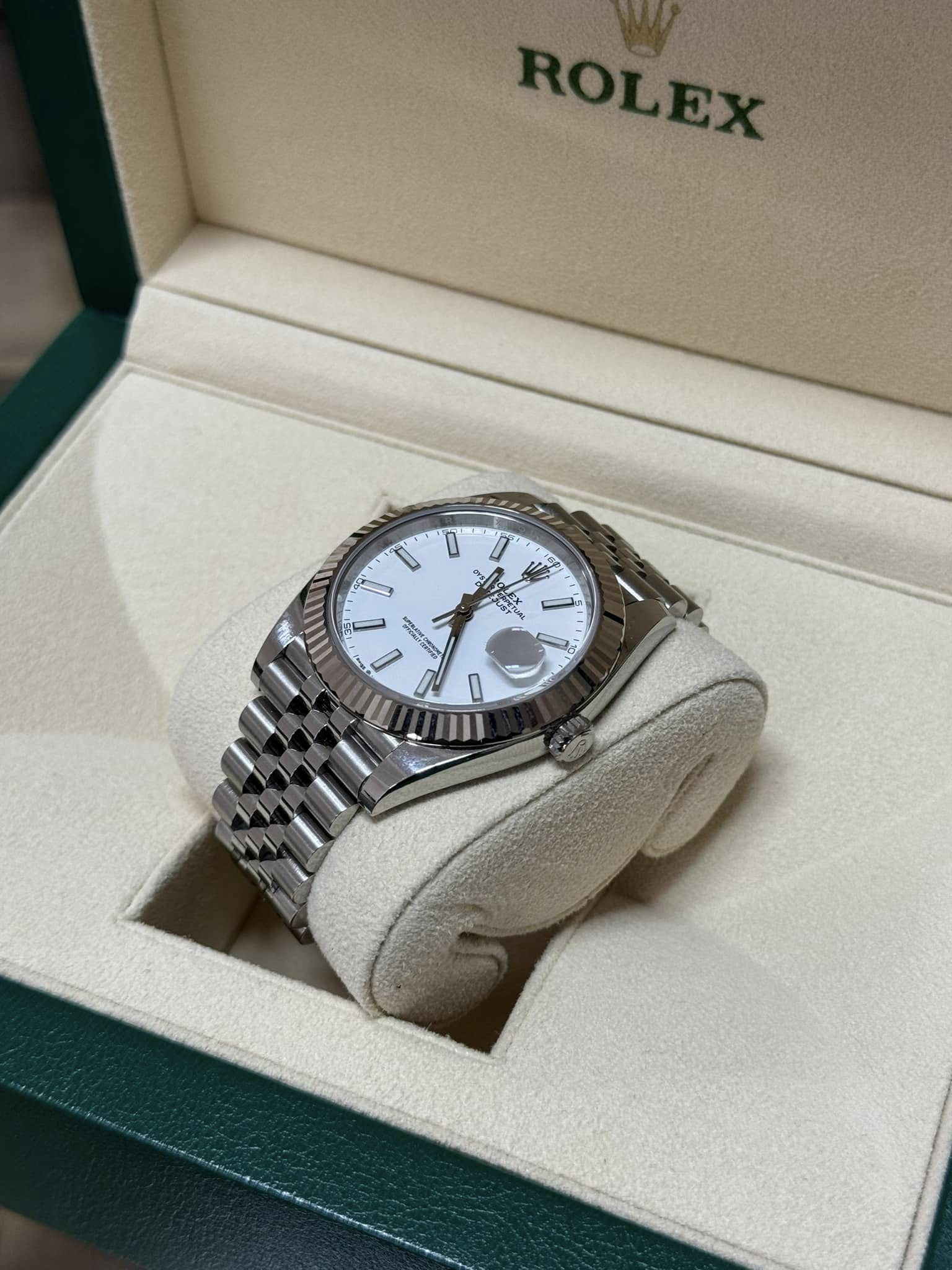 Rolex Datejust ‘White Dial’ 41mm 126334