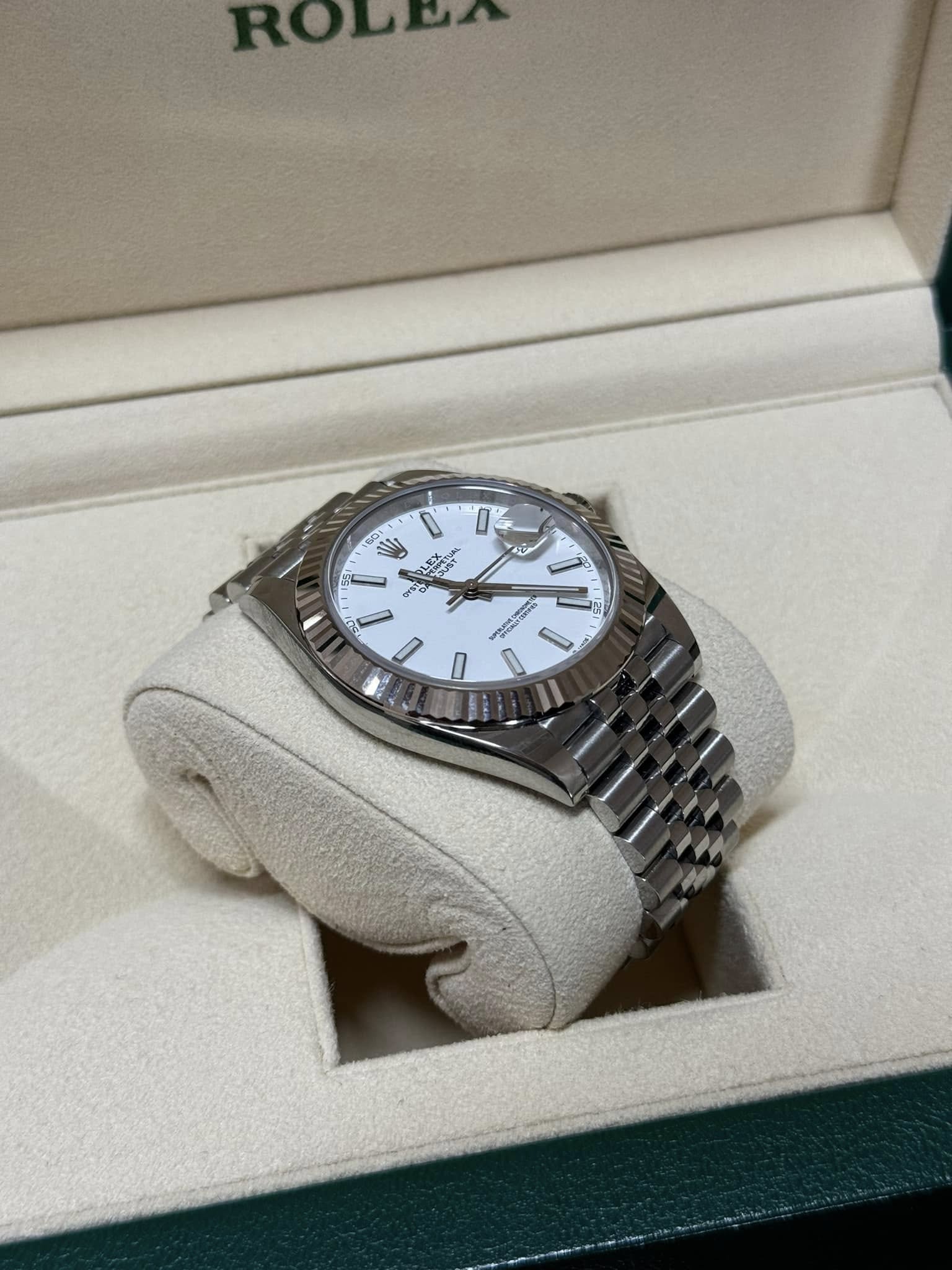 Rolex Datejust ‘White Dial’ 41mm 126334